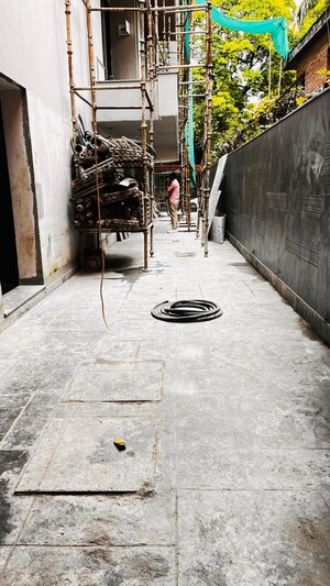 Parking in 5 BHK Builder Floor at Neeti Bagh – for Sale