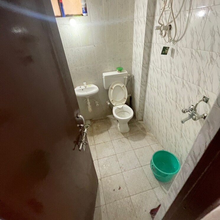 Bathroom, krish-city 1 Bedroom 346 Sq.Ft. Apartment In Tapukara Bhiwadi 9221488