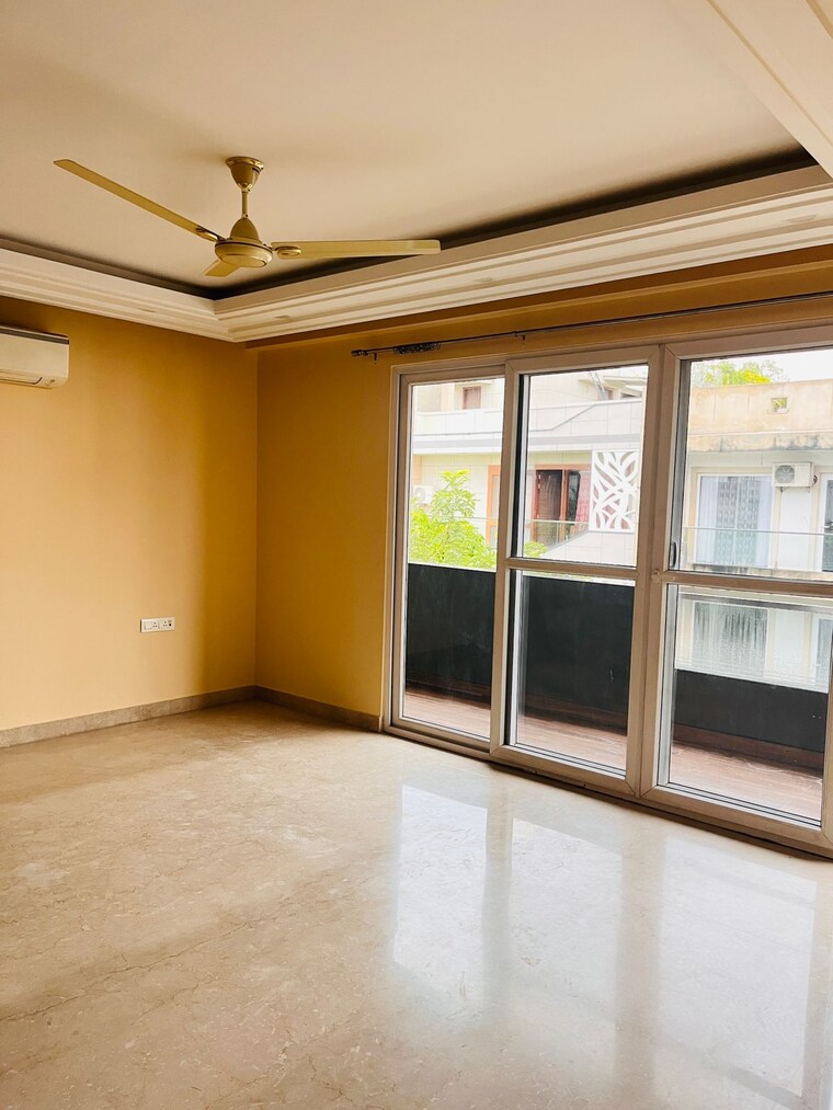 Room, saket 4 Bedroom 4500 Sq.Ft. Builder Floor In Saket Delhi 9221616