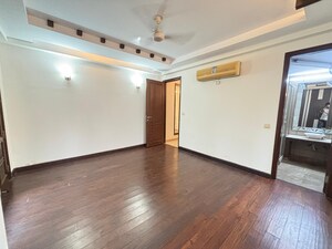 Room in 4 BHK Builder Floor at Saket – for Rent