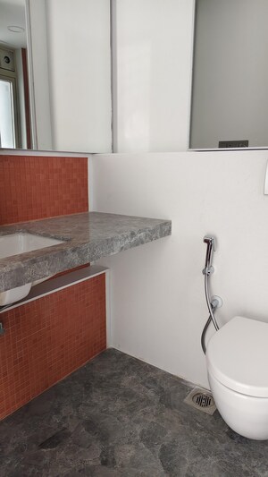 Room in 3 BHK Apartment at Lodha The Park, Worli – for Rent