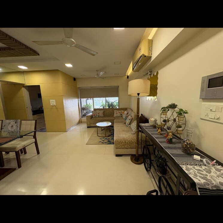Living Room, veena-insignia 2.5 Bedroom 840 Sq.Ft. Apartment In Adarsh Nagar Mumbai 9221530