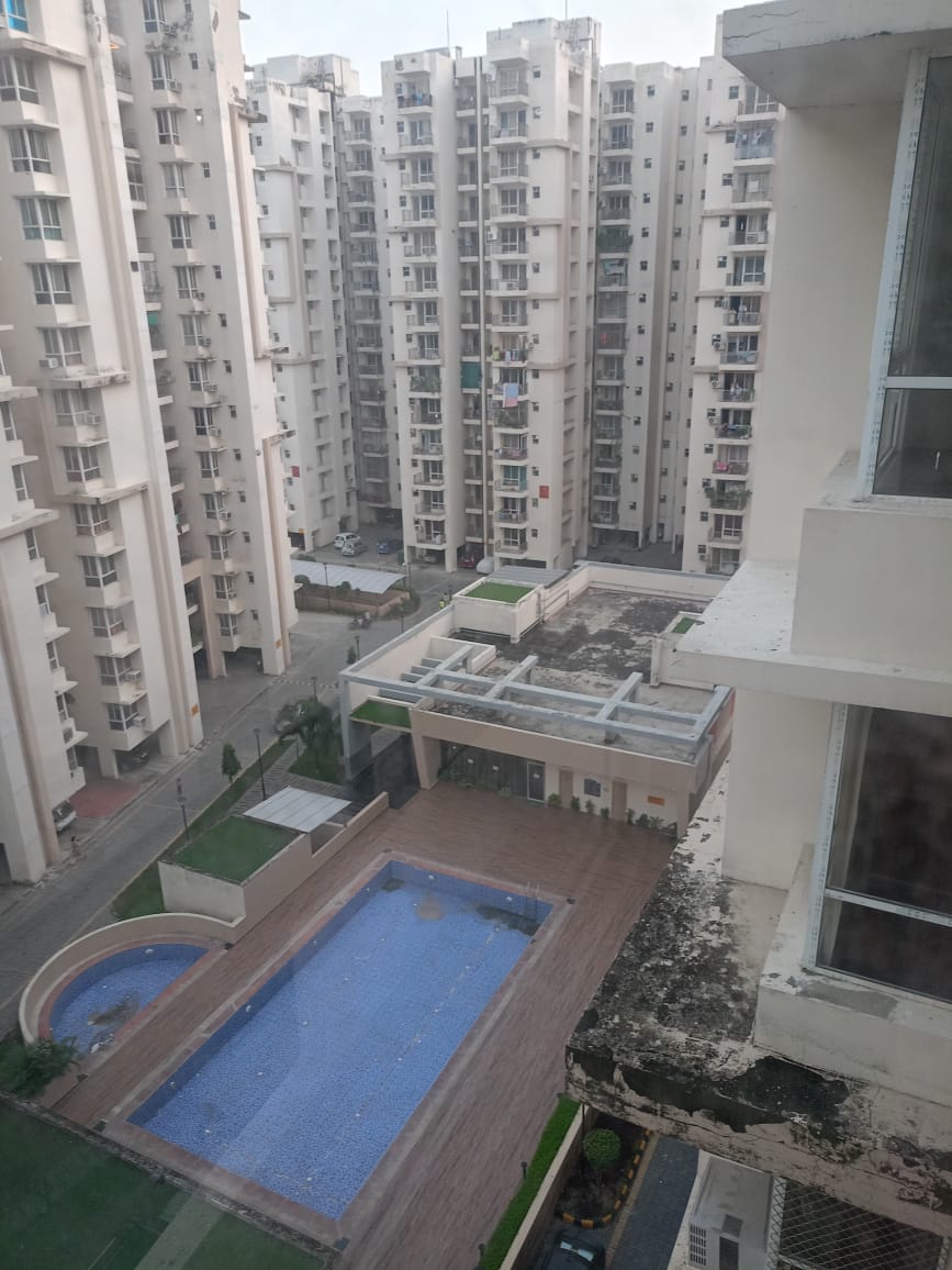 3 BHK + Servant Room Apartment For Rent in BBD Green City Sun Breeze Apartments