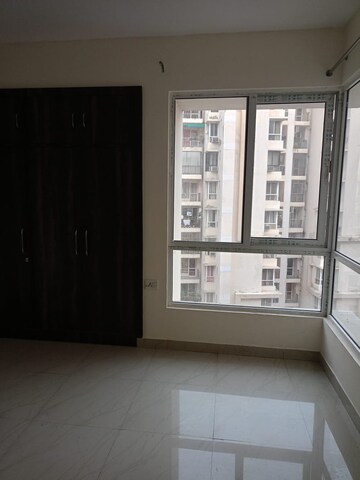 Room in 3 BHK Apartment at BBD Green City Sun Breeze Apartments, Gomti Nagar – for Rent