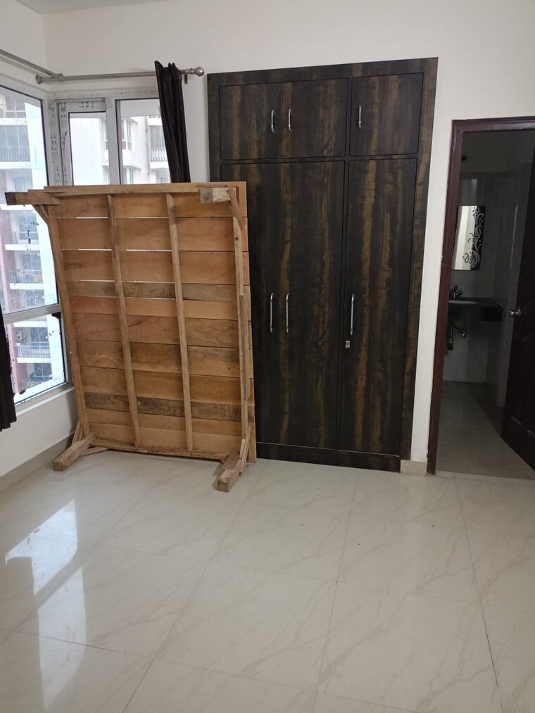 Room, gomti nagar 3 Bedroom 1705 Sq.Ft. Apartment In Gomti Nagar Lucknow 9221583