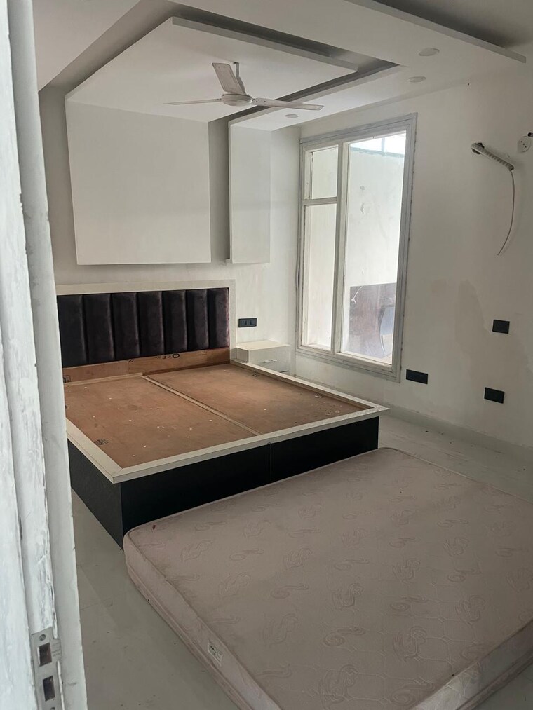 Room, pir machalla 3 Bedroom 2200 Sq.Ft. Apartment In Pir Machalla Zirakpur 9221538