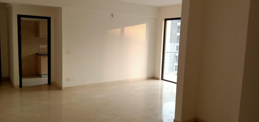 3.5 BHK + Servant Room 2066 Sq.Ft. Apartment in Godrej Oasis