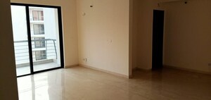 Room in 3.5 BHK Apartment at Godrej Oasis, Sector 88a – for Sale