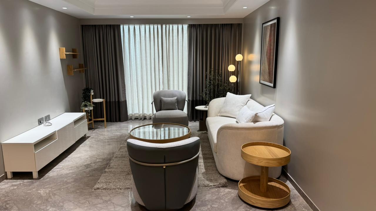 3 BHK + Servant Room Apartment For Rent in Lodha Trump Tower