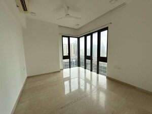 Room in 3 BHK Apartment at Lodha The Park, Worli – for Rent
