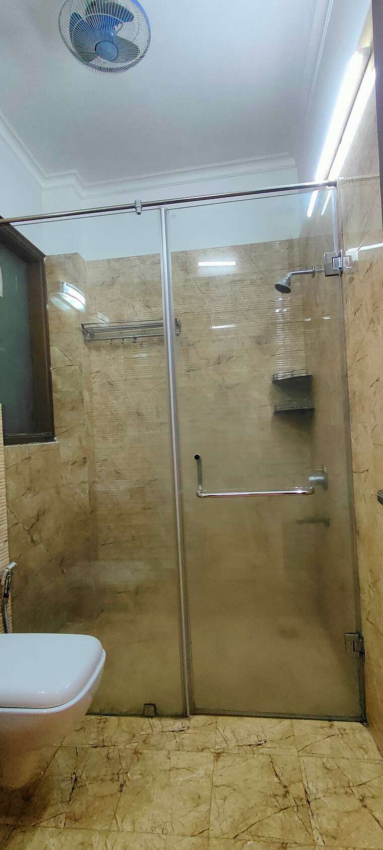Bathroom, sushant lok i 3 Bedroom 1900 Sq.Ft. Builder Floor In Sushant Lok I Gurgaon 9221635