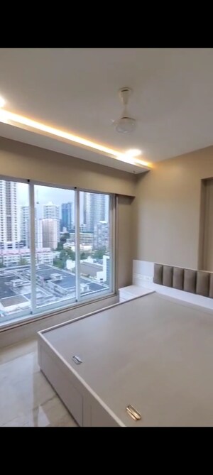 Room in 2 BHK Apartment at Sanghvi Evana, Worli – for Rent