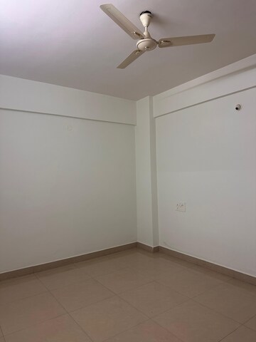 Room in 2 BHK Apartment at BM Harvest, Sarjapur Road – for Rent