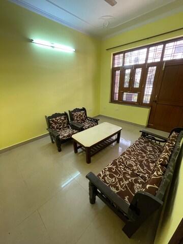 2 BHK Builder Floor For Rent in Sector 21d