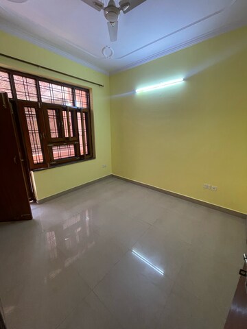 Room in 2 BHK Builder Floor at Sector 21d – for Rent