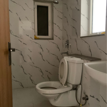 Bathroom in 3 BHK Apartment at Ramprastha City The Edge Towers, Sector 37d – for Rent