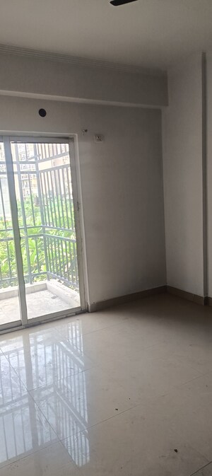 Room in 2 BHK Apartment at Gardenia Golf City, Sector 75 – for Rent