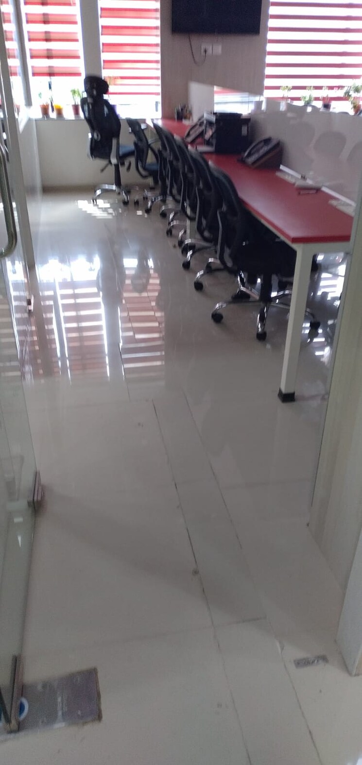  Parking, gandharv-galaxia Commercial Office Space 880 Sq.Ft. In Hadapsar Pune 9221680