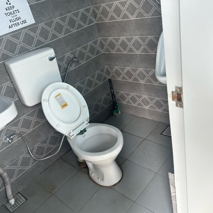 Bathroom, sector 17 Commercial Office Space 1000 Sq.Ft. In Sector 17 Chandigarh 9221679