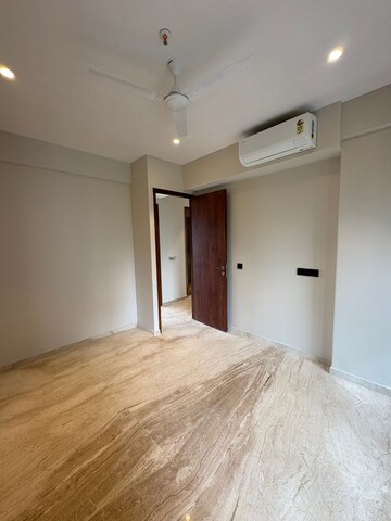 Room in 2 BHK Apartment at Seasons Trimurti, Santacruz West – for Sale