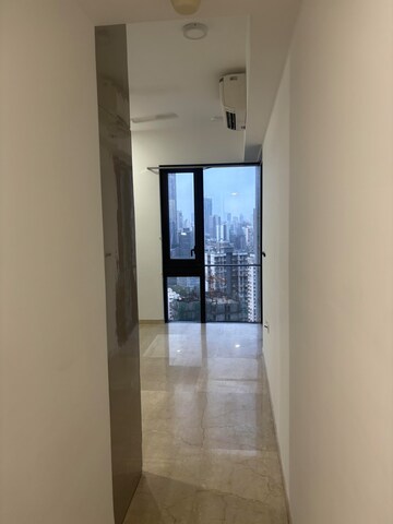 Furnished Amenities in 3 BHK Apartment at Lodha The Park, Worli – for Rent