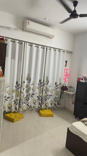  Pg For Rent in Malad East