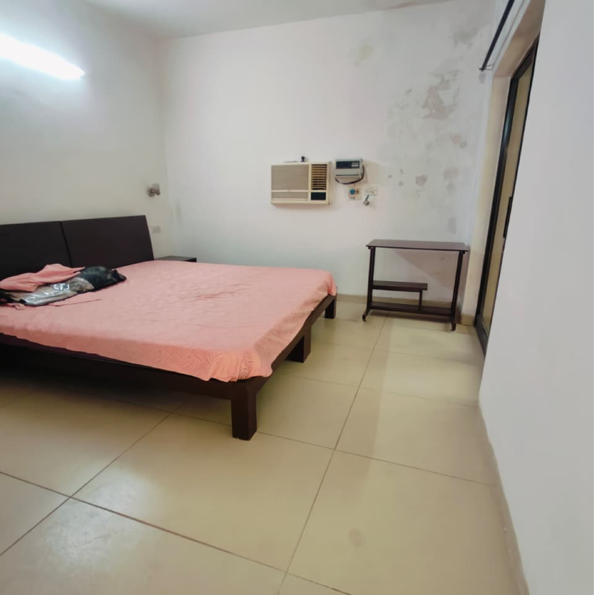 1 BHK Builder Floor For Rent in Saket