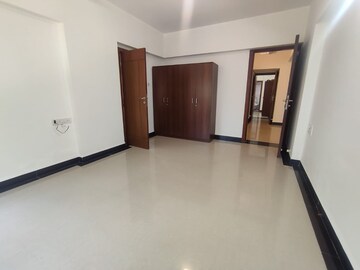 Room in 3 BHK Apartment at Leocadia Apartment, Santacruz West – for Rent