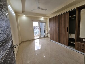 Room in 4 BHK Apartment at Niharika Skyline, Manikonda – for Rent