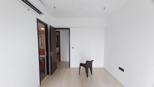 Room in 3 BHK Apartment at Worli – for Rent