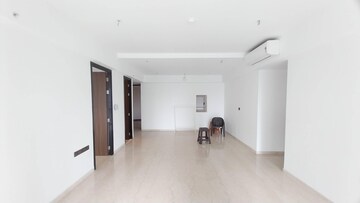 Room in 3 BHK Apartment at Worli – for Rent