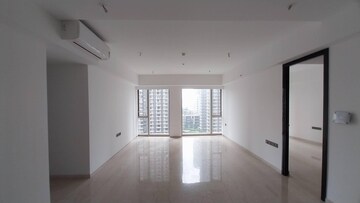 Room in 3 BHK Apartment at Worli – for Rent