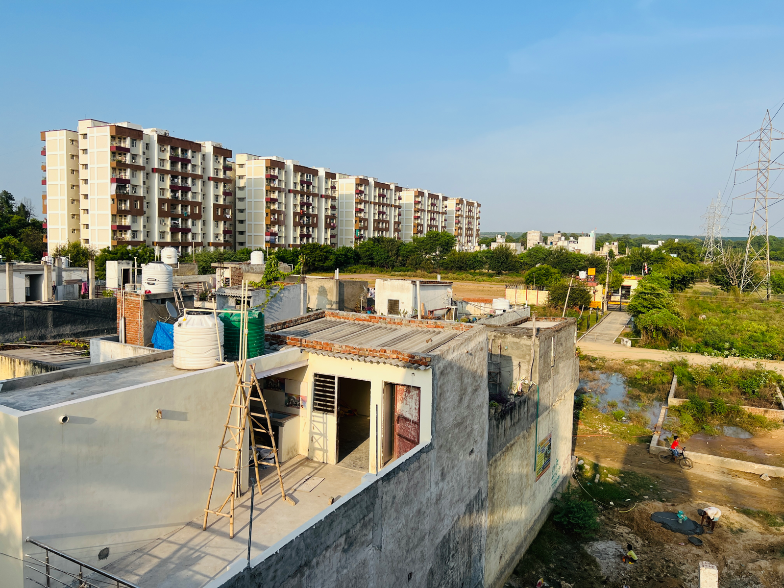 Plot For Sale in Maruti Kunj