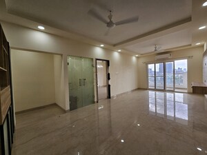 Room in 4 BHK Apartment at Niharika Skyline, Manikonda – for Rent
