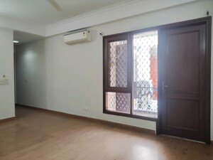 Room in 4 BHK Builder Floor at Panchsheel Park – for Rent