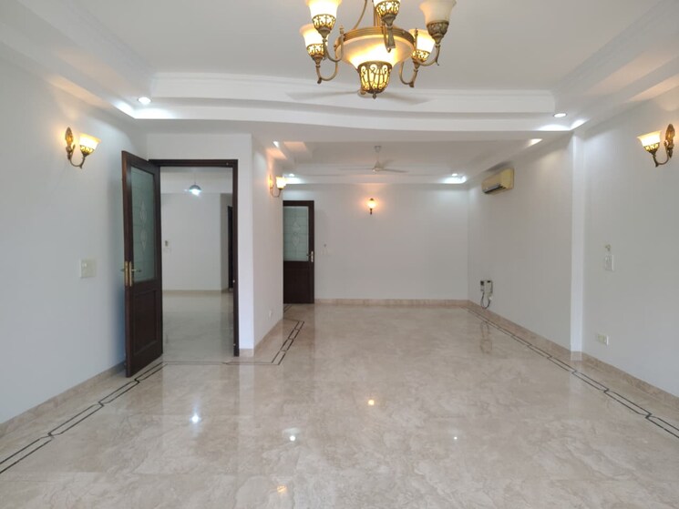 Room, panchsheel park 4 Bedroom 500 Sq.Yd. Builder Floor In Panchsheel Park Delhi 9221790