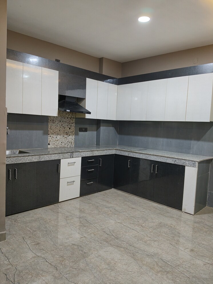 Kitchen, panchsheel vihar 3 Bedroom 1100 Sq.Ft. Apartment In Panchsheel Vihar Delhi 9221775
