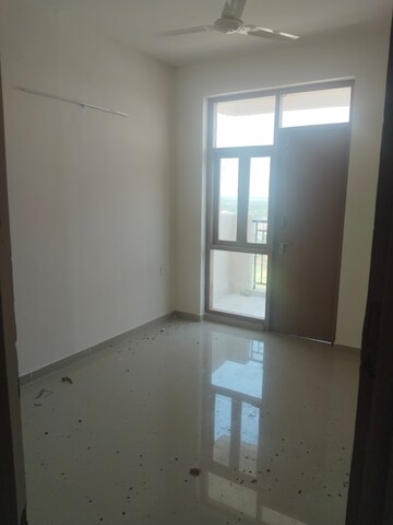 Room in 2 BHK Apartment at Pareena Om Apartments, Sector 112 – for Rent