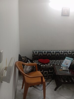 Living Room in 2.5 BHK Builder Floor at Sector 19 – for Rent