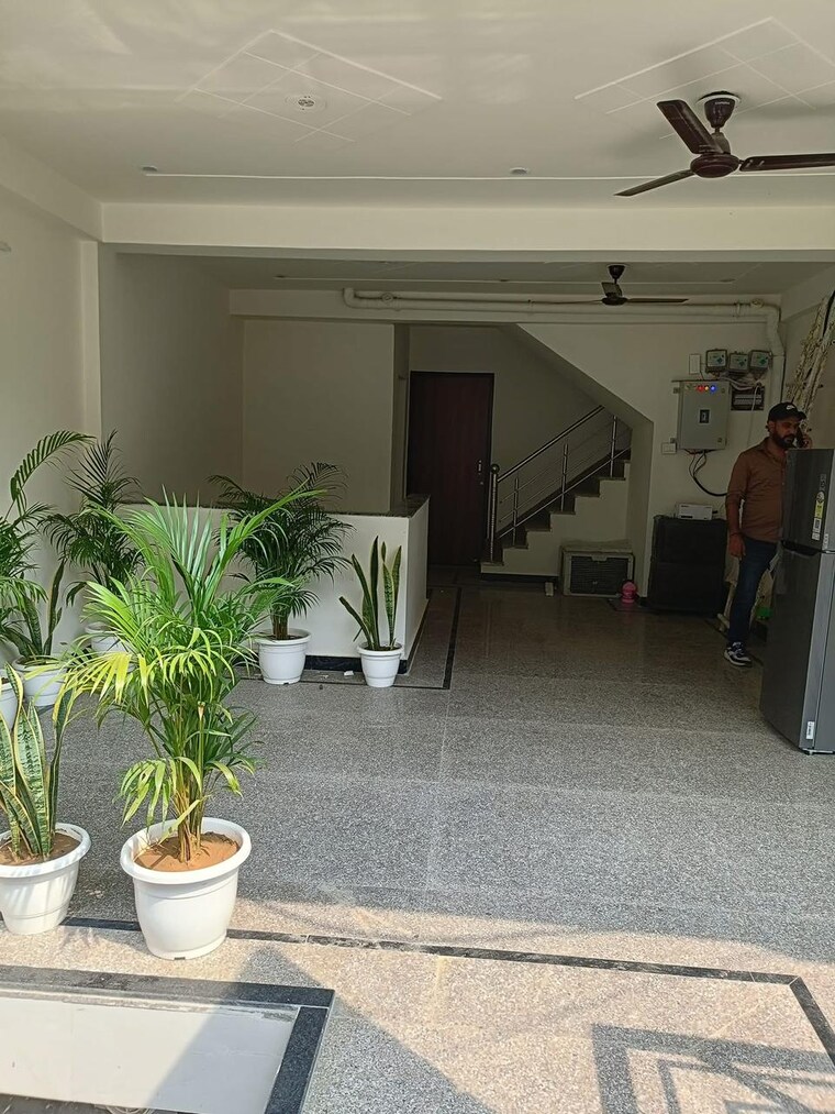 Team Area, ambience-creacions 1 RK 350 Sq.Ft. Apartment In Sector 22 Gurgaon 9221811