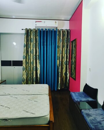 Bedroom in 2.5 BHK Apartment at Mahagun Moderne, Sector 78 – for Sale