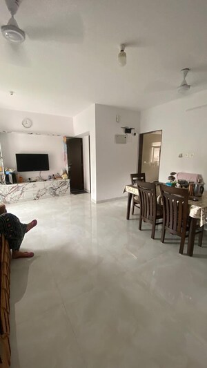 Room in 2 BHK Apartment at Atul Blue Empire, Kandivali West – for Sale