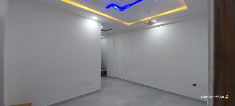 Living Room, sector 73 2 Bedroom 1000 Sq.Ft. Builder Floor In Sector 73 Noida 9221949