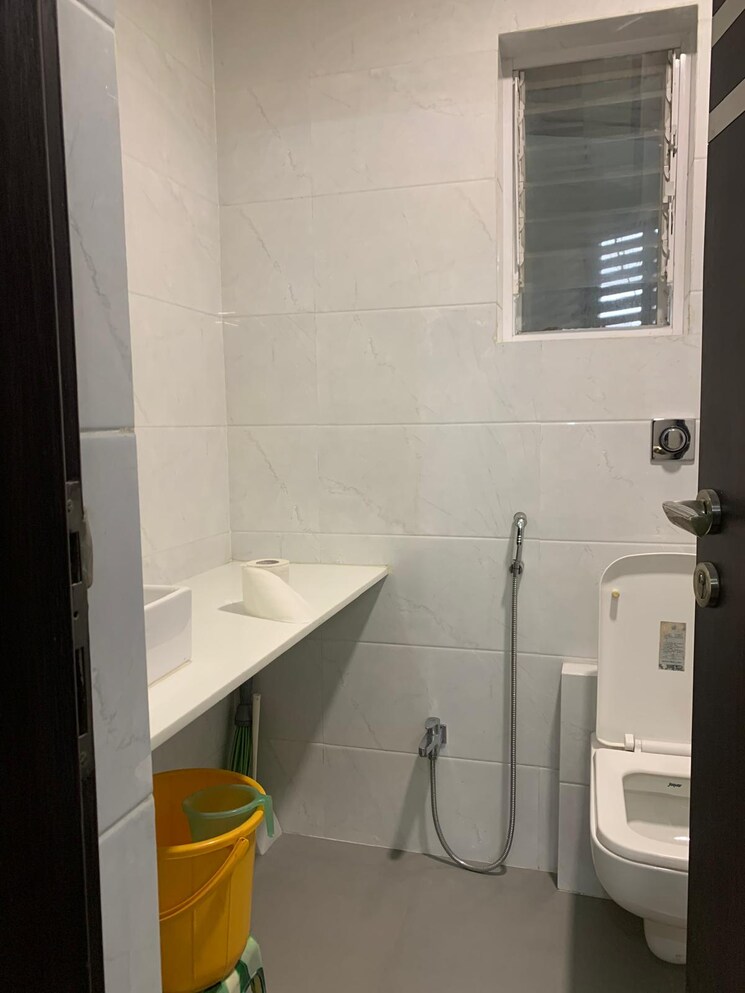 Bathroom, vascon-woods 3 Bedroom 2050 Sq.Ft. Apartment In Koregaon Park Pune 9221920