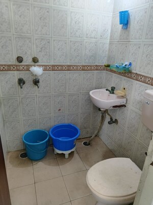 Master Bedroom in 2 BHK Villa at RWA Apartments Sector 27, Sector 27 – for Rent