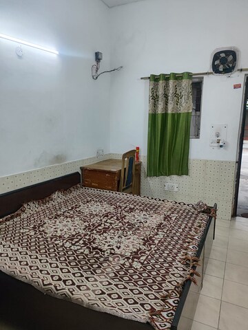 Bedroom in 2 BHK Villa at RWA Apartments Sector 27, Sector 27 – for Rent