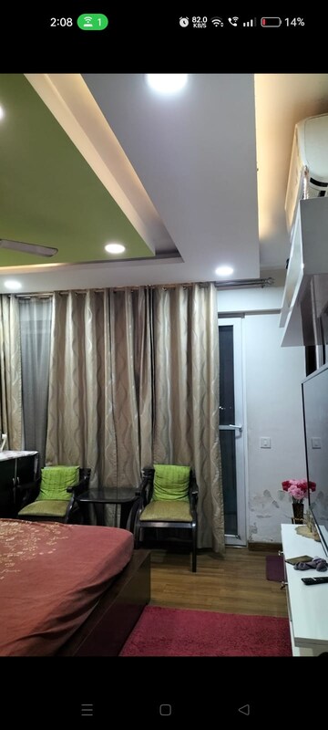 Team Area in 2 BHK Apartment at Ramprastha City The View, Sector 37d – for Rent