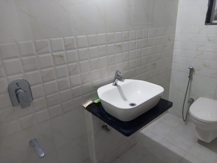 Bathroom, kundan-presidia 3 Bedroom 1500 Sq.Ft. Apartment In Nibm Road Pune 9221938