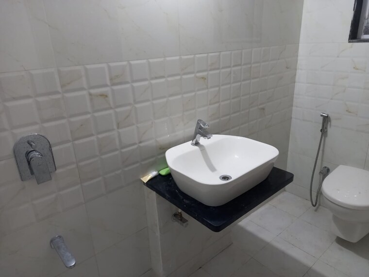 Bathroom, kundan-presidia 3 Bedroom 1500 Sq.Ft. Apartment In Nibm Road Pune 9221938