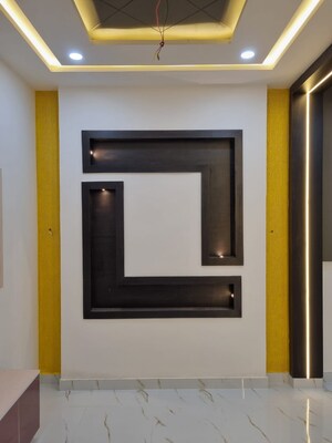 Room in 2 BHK Independent House at Kursi Road – for Sale